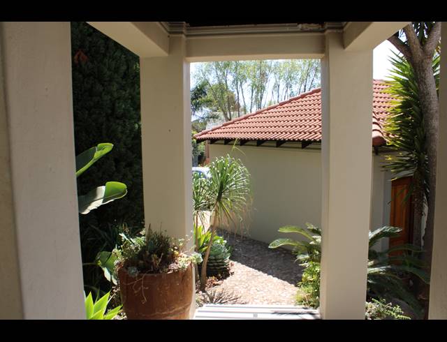 3 BEDROOM FREESTANDING TO LET IN WOODHILL GOLF ESTATE